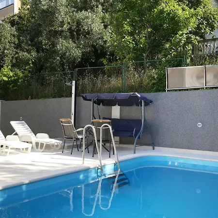 Luxury House With Pool