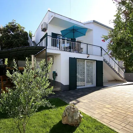 Luxury House With Pool Трогір