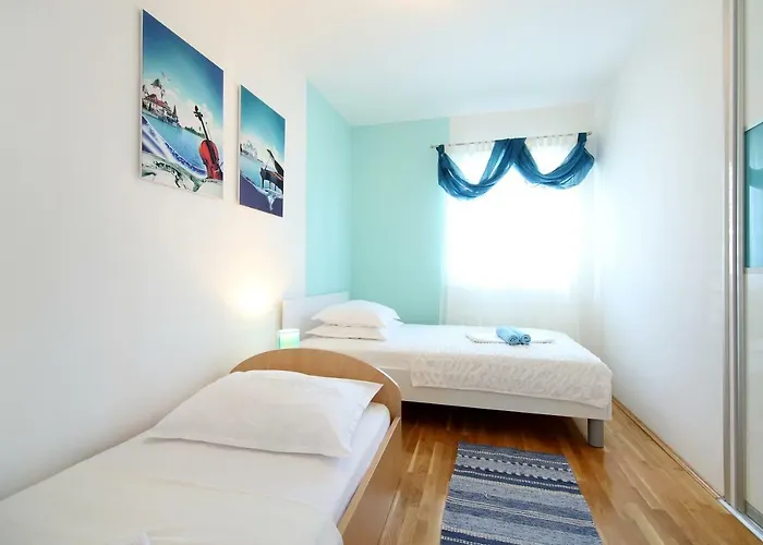 Luxury House With Pool