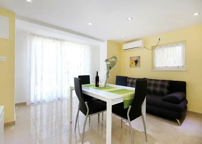 Nyaraló Luxury House With Pool