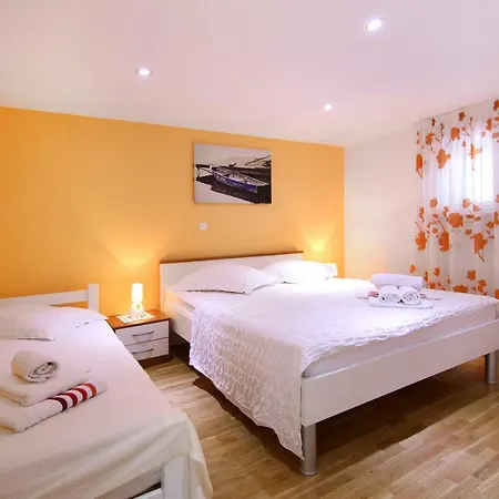 بيت للعطل Luxury House With Pool *